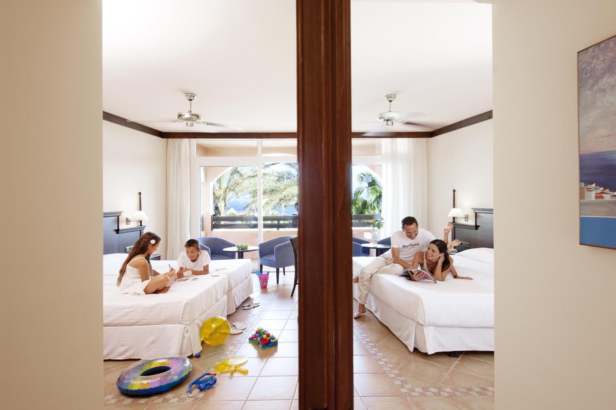 Camera Familiare con Vista Mare